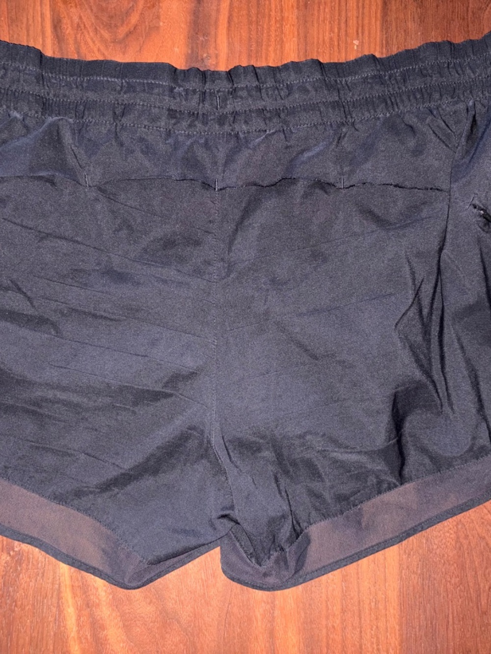 Athleta - Mesh Racer Run Mid Rise 4" Short - Picture 2 of 4